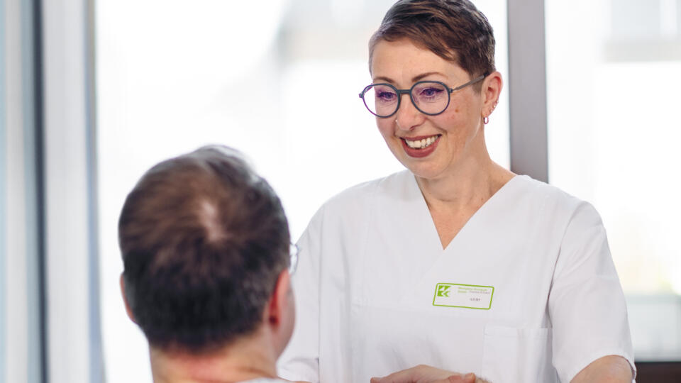 Kampagnenmotiv Gesundheits- und Krankenpflegehelferin und -helfer